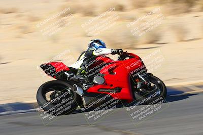 media/Jan-09-2022-SoCal Trackdays (Sun) [[2b1fec8404]]/Turn 8 (1045am)/